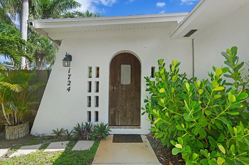 1724 11th Avenue N Lake Worth Beach FL 33460