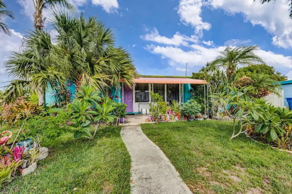 699 Hibiscus Drive Royal Palm Beach FL 33411
