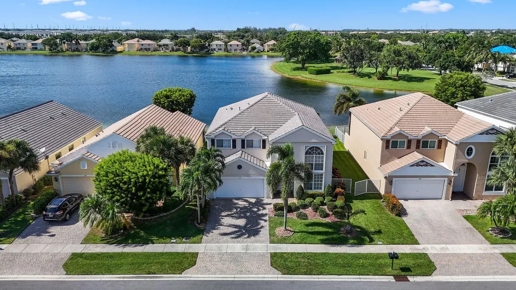 286 Berenger Walk Royal Palm Beach FL 33414