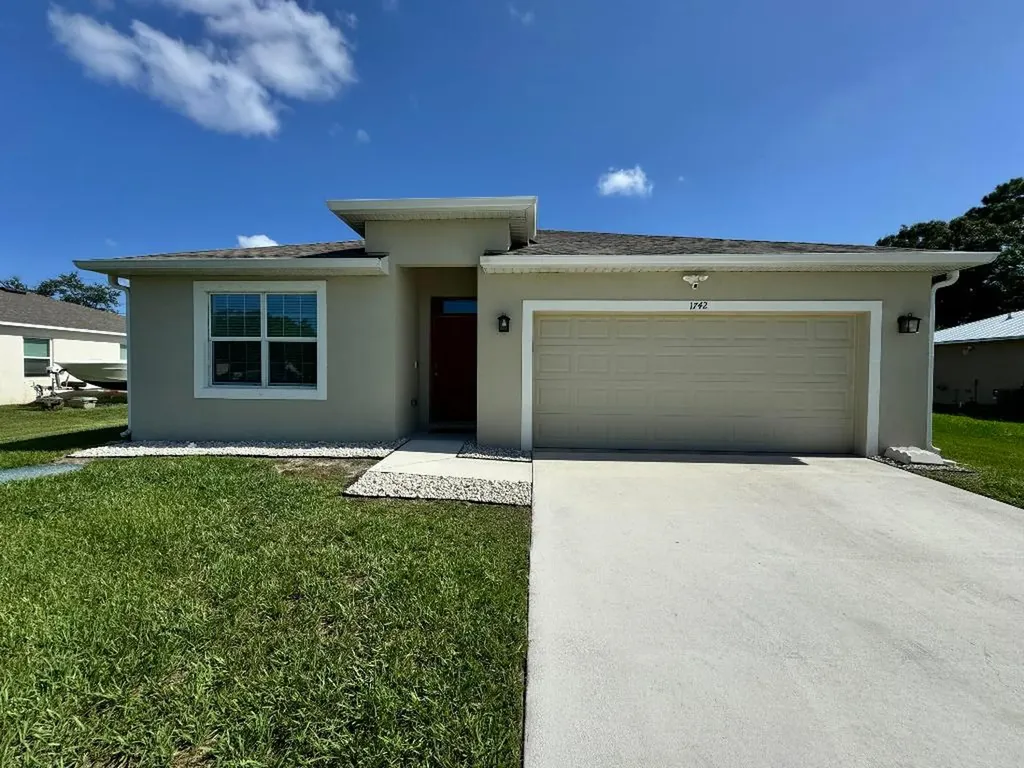 1742 SW Whipple Avenue Port St Lucie FL 34953