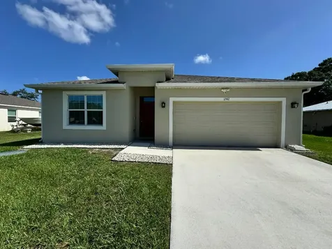 1742 SW Whipple Avenue Port St Lucie FL 34953