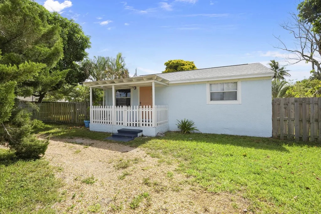 6962 Florida Drive Lake Worth FL 33462