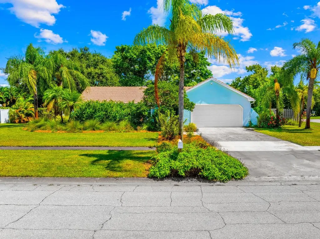 1897 SE Greendon Avenue Port St Lucie FL 34952