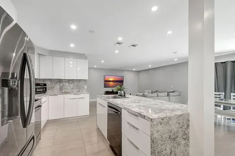 1343 W Ocean Avenue Lantana FL 33462
