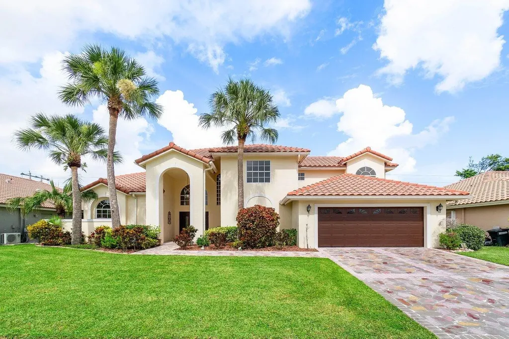 20284 Hacienda Court Boca Raton FL 33498
