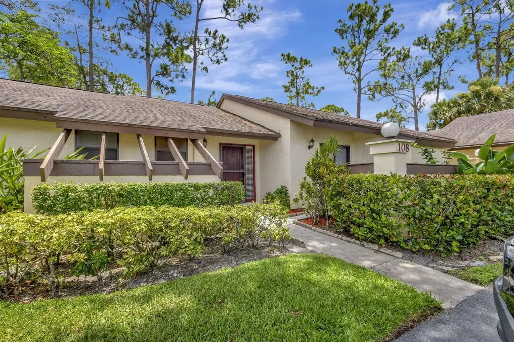 108 Roselle Court Royal Palm Beach FL 33411