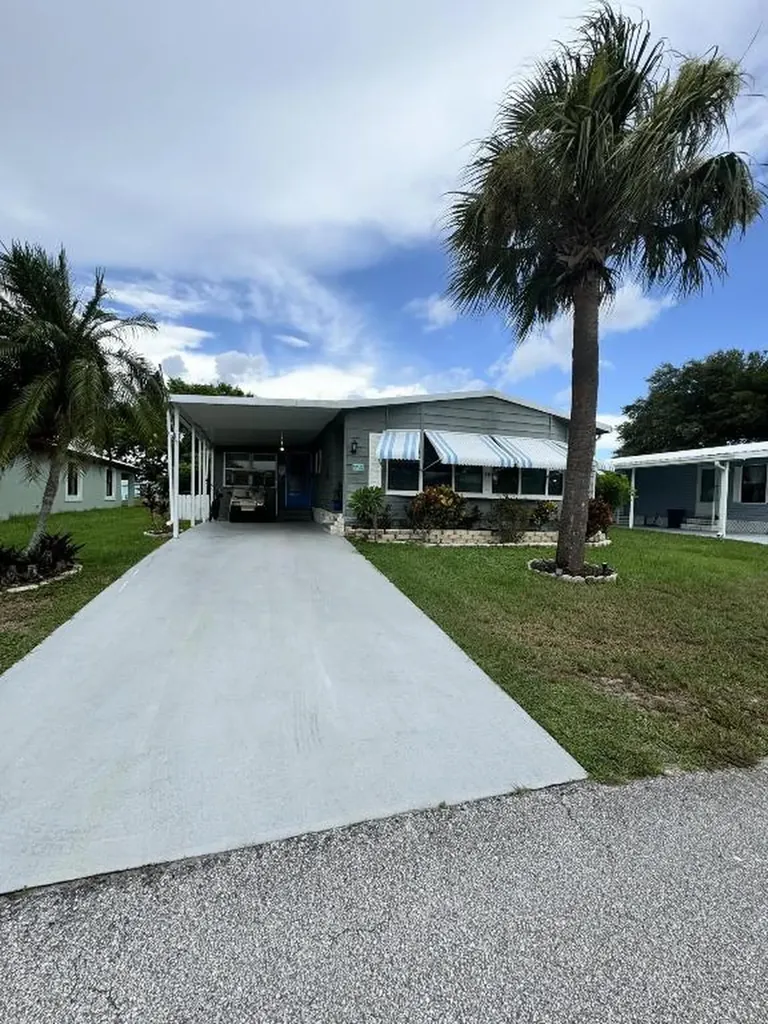 4 Ecuador Court Fort Pierce FL 34951