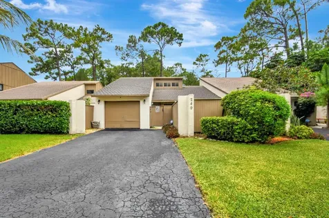 249 Pleasant Wood Drive Wellington FL 33414