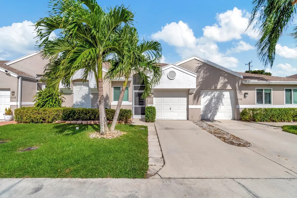 9237 Vineland Court Boca Raton FL 33496