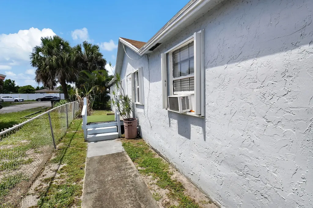 706 Lake Ida Road Delray Beach FL 33444