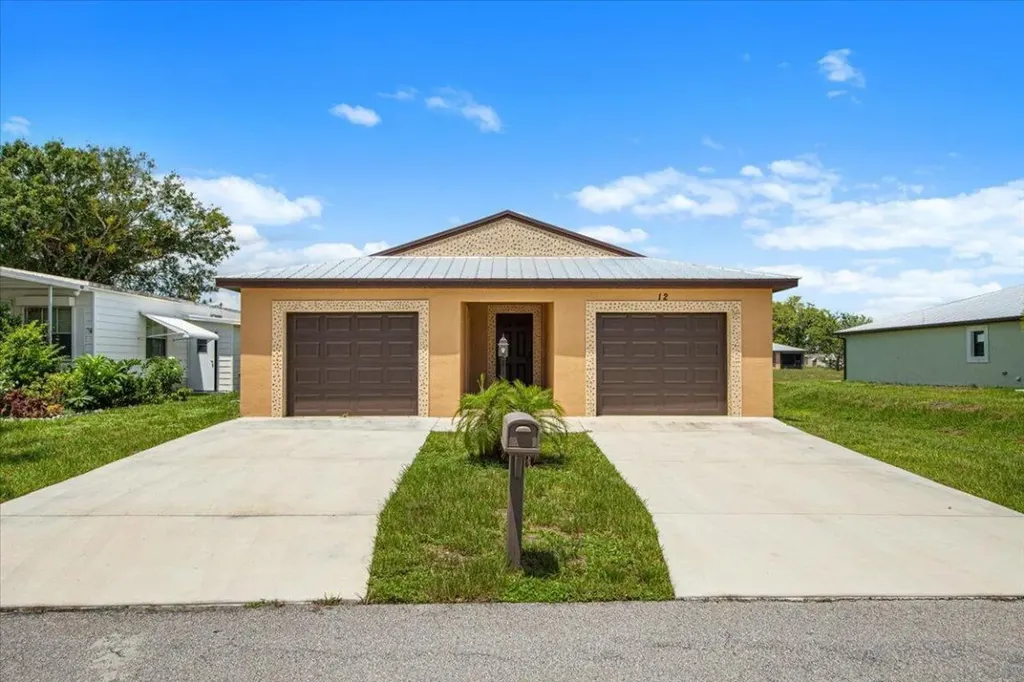 12 Vista De Laguna Fort Pierce FL 34951