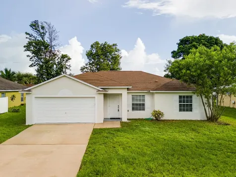 443 SW Kabot Avenue Port St Lucie FL 34953