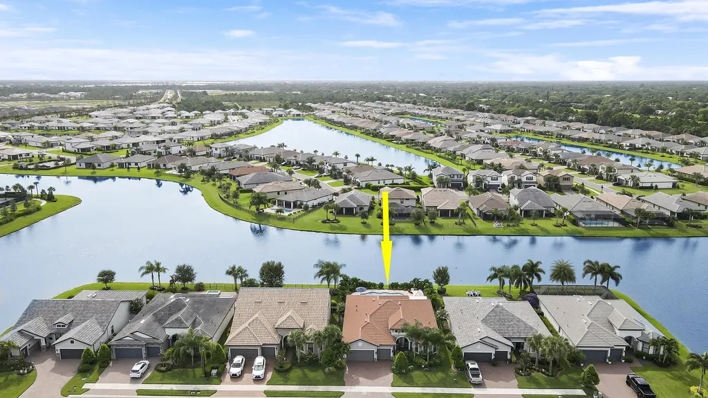 588 SE Monteiro Drive Port St Lucie FL 34984