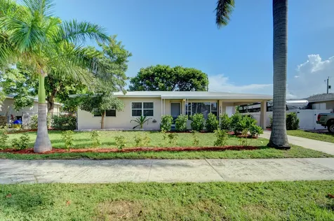 1749 15th Avenue N Lake Worth Beach FL 33460