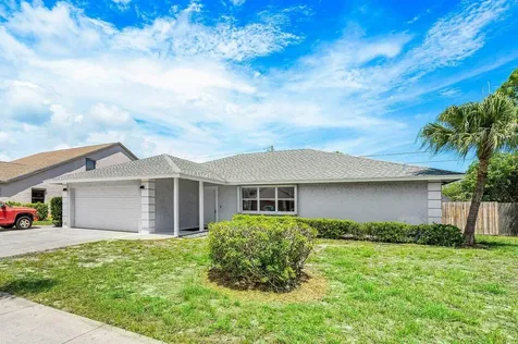 1303 W Indies Way Lantana FL 33462