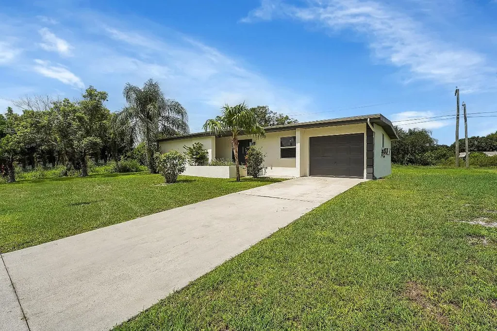 910 SW Airoso Boulevard Port St Lucie FL 34983