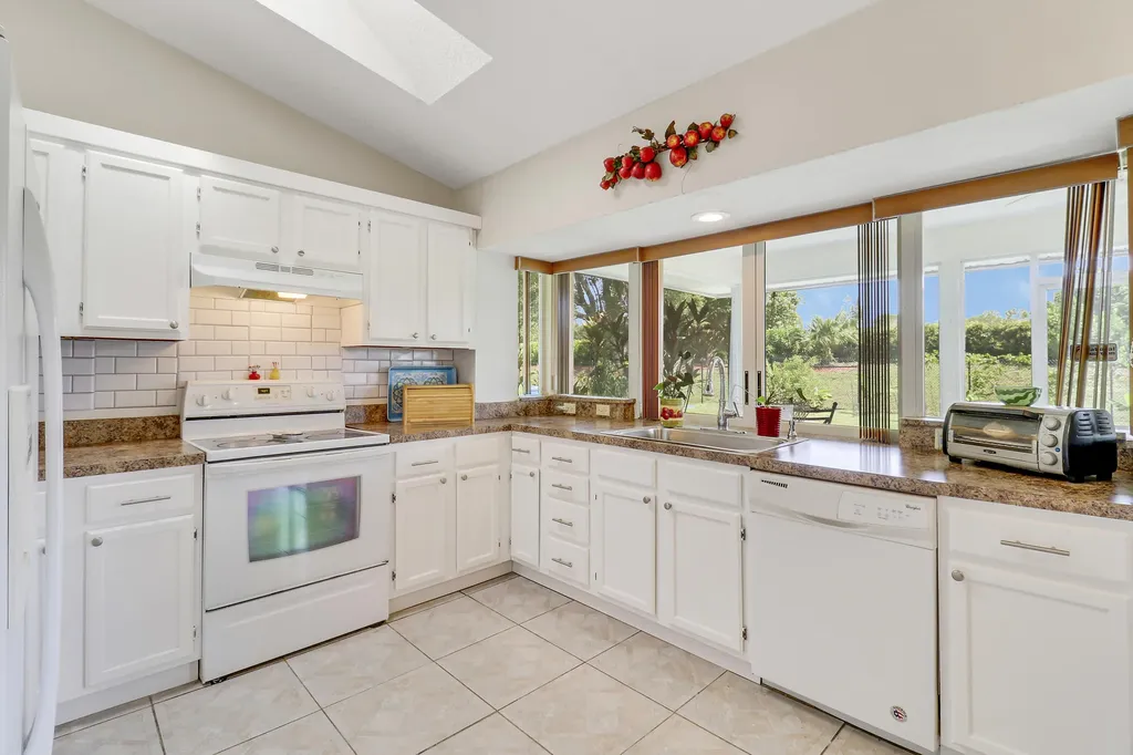 250 SE Grove Avenue Port St Lucie FL 34983