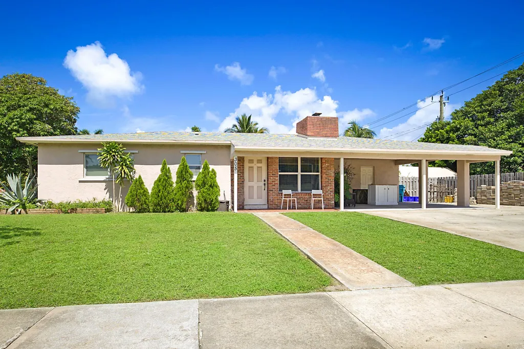 305 SW 2nd Street Boynton Beach FL 33435
