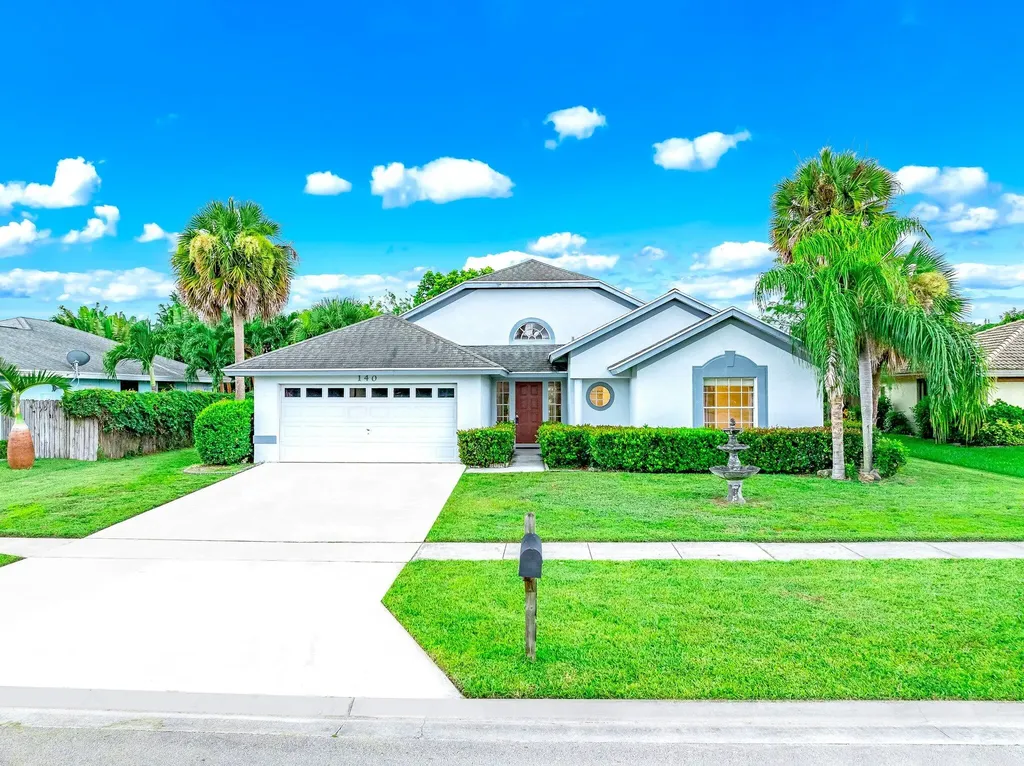 140 Queens Lane Royal Palm Beach FL 33411