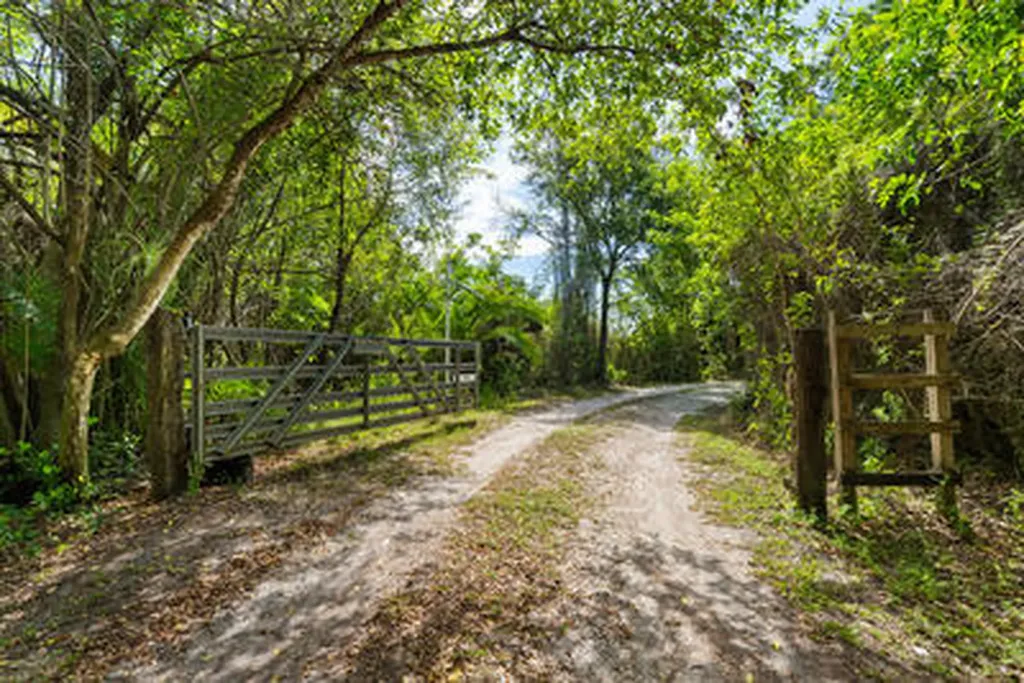 7100 SE 138th Street Hobe Sound FL 33455