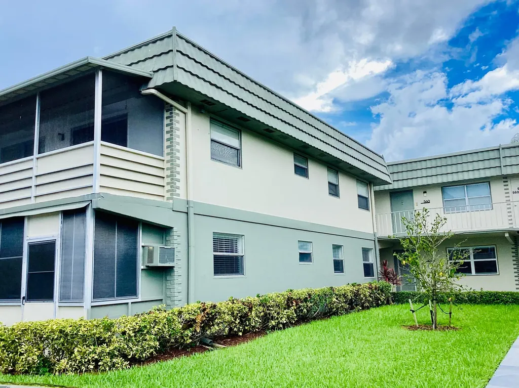 561 Monaco L Delray Beach FL 33446