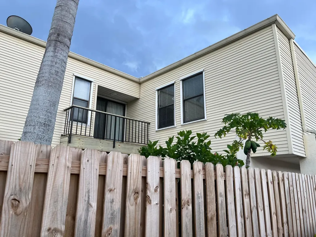1538 Shaker Circle Wellington FL 33414