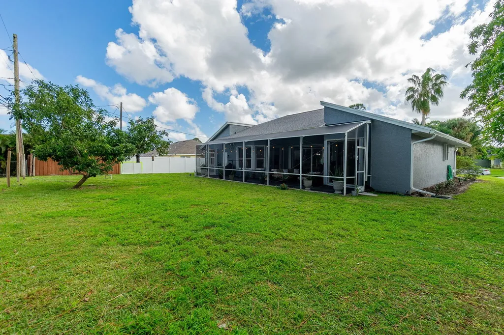 1211 SW Porter Road Port St Lucie FL 34953