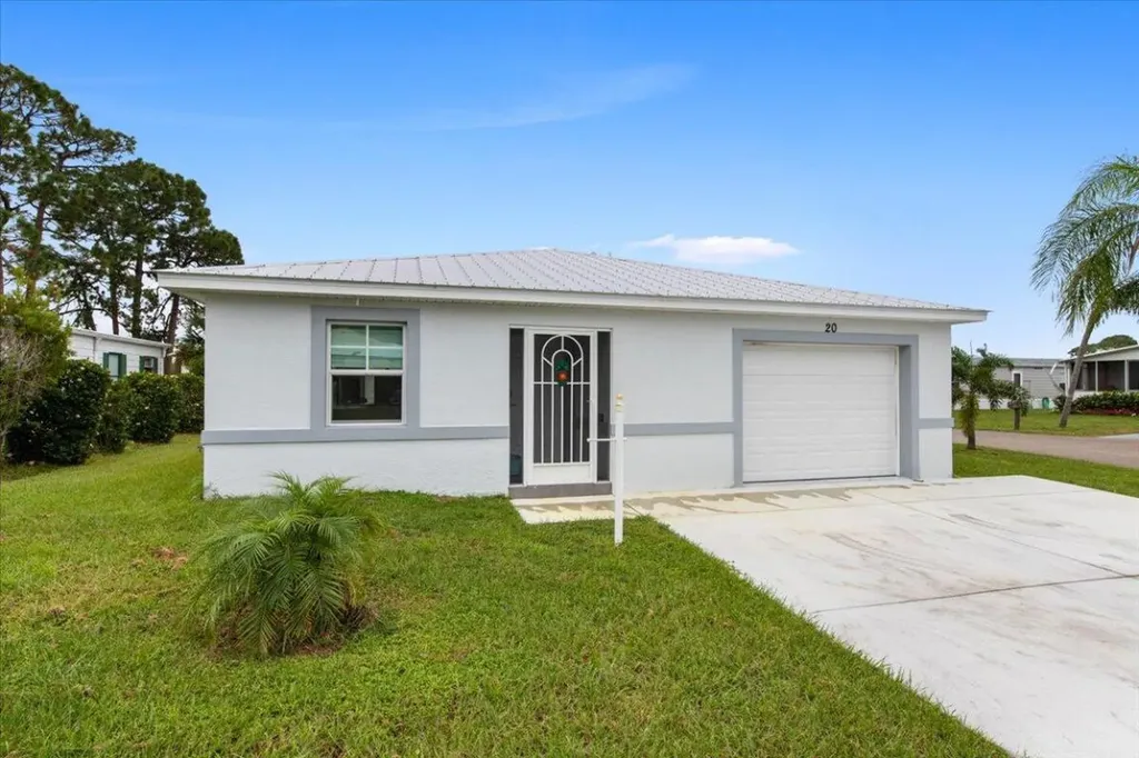 20 Flores Del Norte Fort Pierce FL 34951