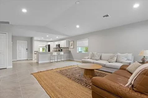 20 Flores Del Norte Fort Pierce FL 34951