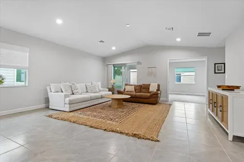 20 Flores Del Norte Fort Pierce FL 34951