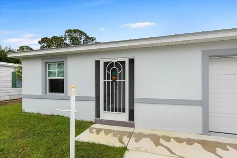 20 Flores Del Norte Fort Pierce FL 34951