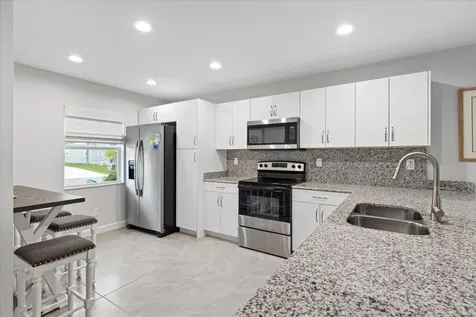 20 Flores Del Norte Fort Pierce FL 34951