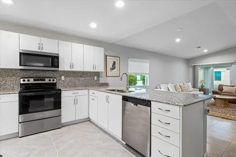 20 Flores Del Norte Fort Pierce FL 34951