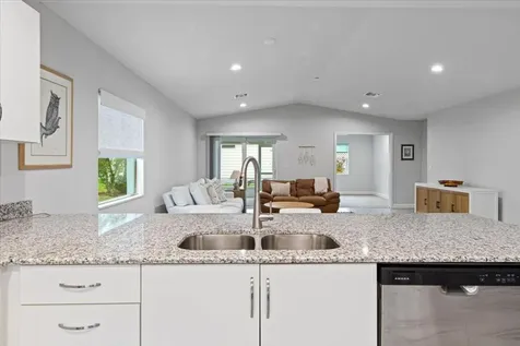 20 Flores Del Norte Fort Pierce FL 34951