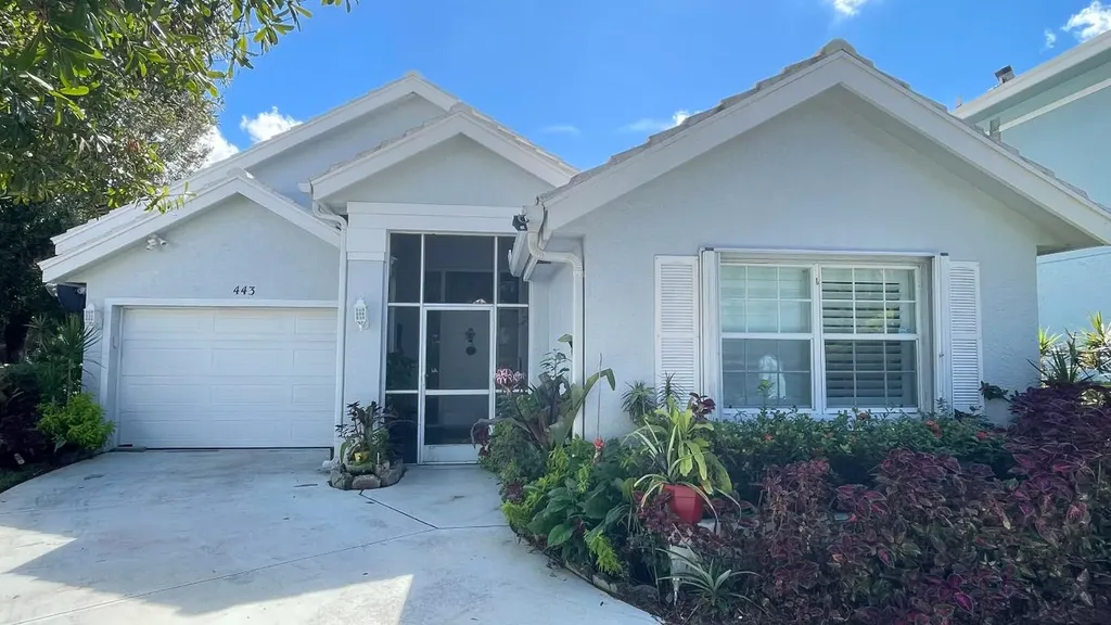 443 SW Fairway Lake Port St Lucie FL 34986