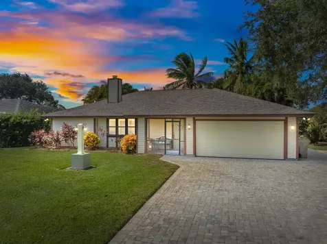 1005 5th Court SW Vero Beach FL 32962