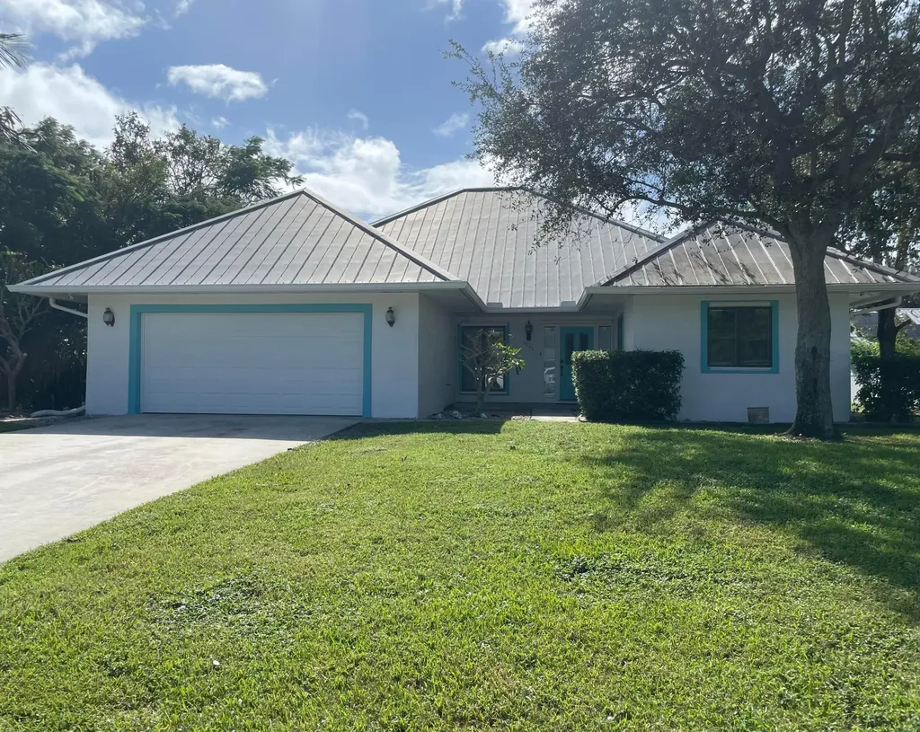 9246 SE Pomona Street Hobe Sound FL 33455