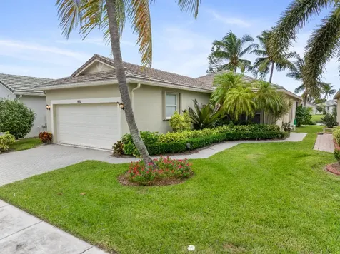 831 SW Rocky Bayou Terrace Port St Lucie FL 34986