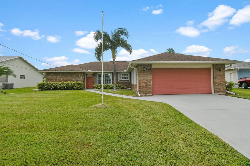402 SW Carter Avenue Port St Lucie FL 34983