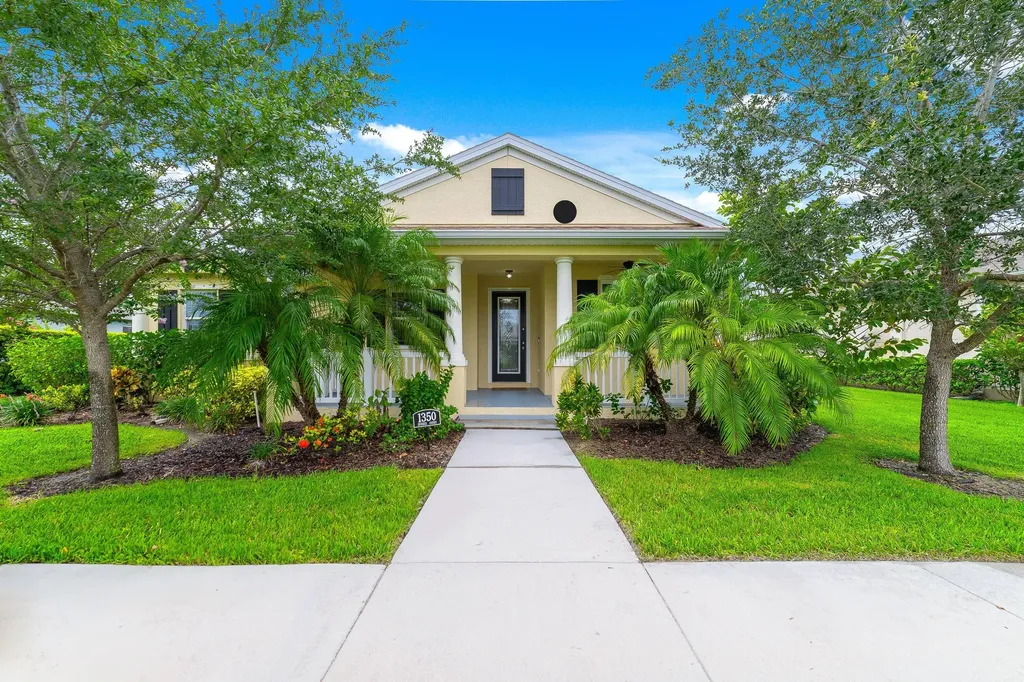 1350 Bunker Court Vero Beach FL 32966