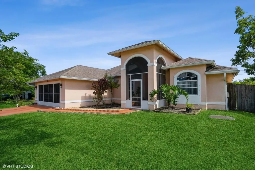 2341 SW Vale Street Port St Lucie FL 34953