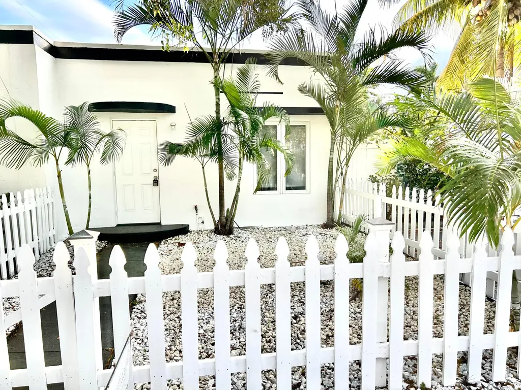 711 4th Avenue S Lake Worth Beach FL 33460