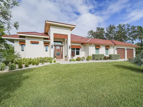 123 Queen Frederika Court Hutchinson Island FL 34949