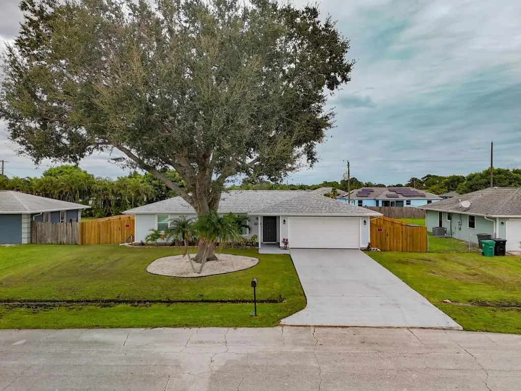 2231 SE Trillo Street Port St Lucie FL 34952