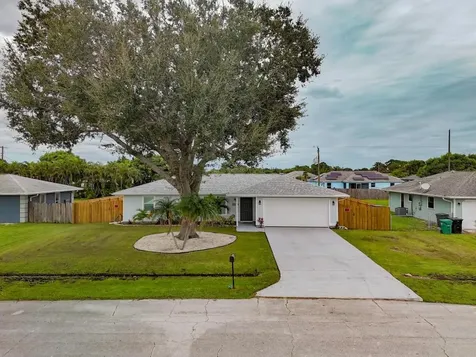 2231 SE Trillo Street Port St Lucie FL 34952