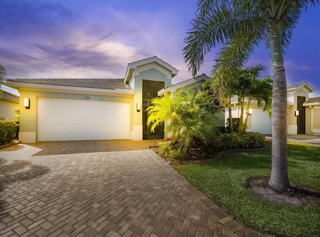 11374 SW Carlisle Crossing Avenue Port St Lucie FL 34987
