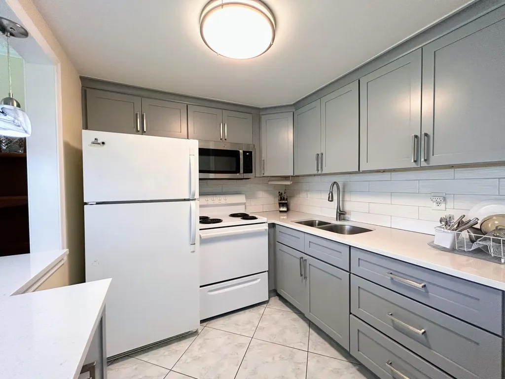 350 Horizons E Boynton Beach FL 33435