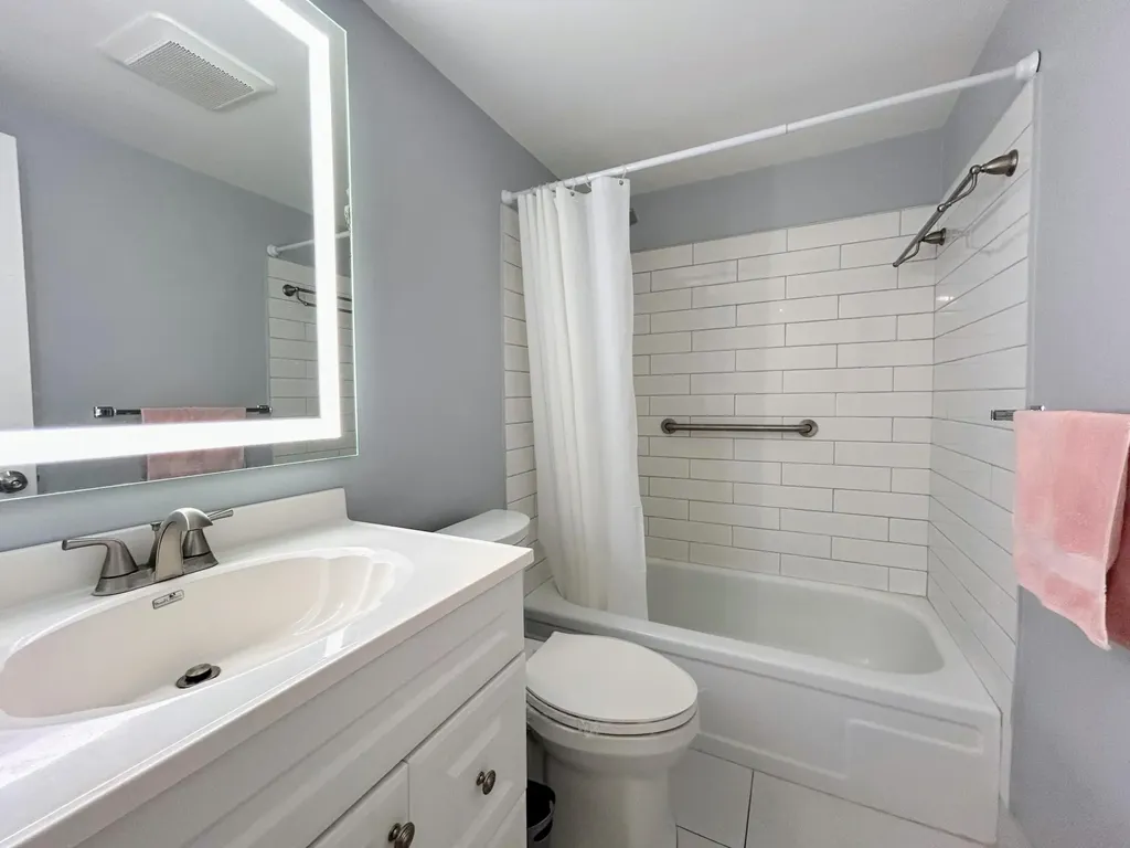 350 Horizons E Boynton Beach FL 33435