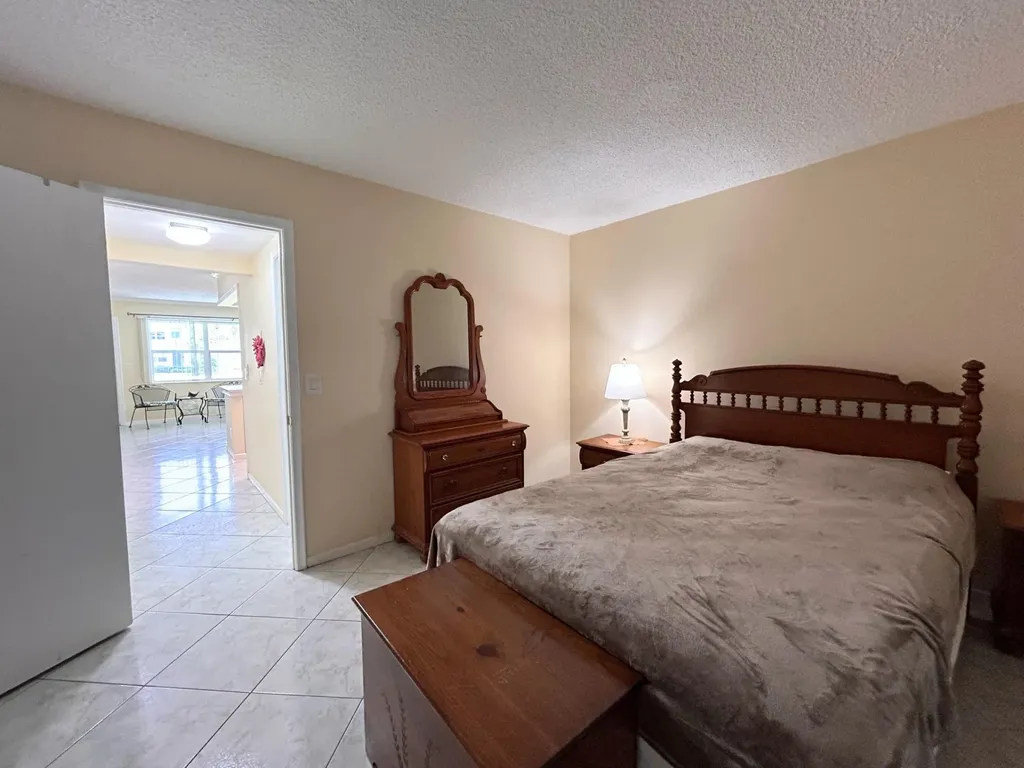 350 Horizons E Boynton Beach FL 33435