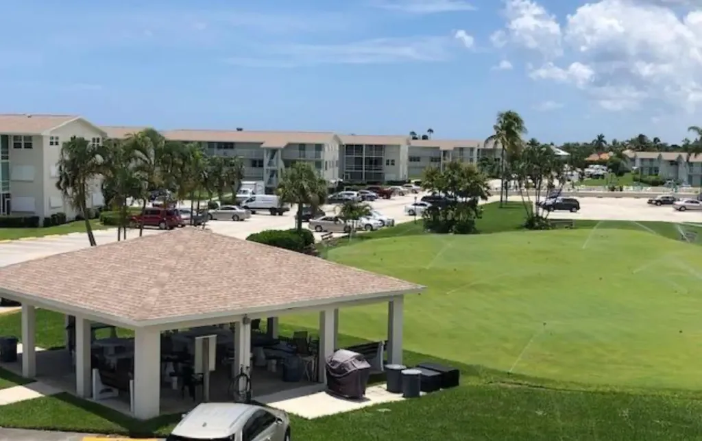 350 Horizons E Boynton Beach FL 33435